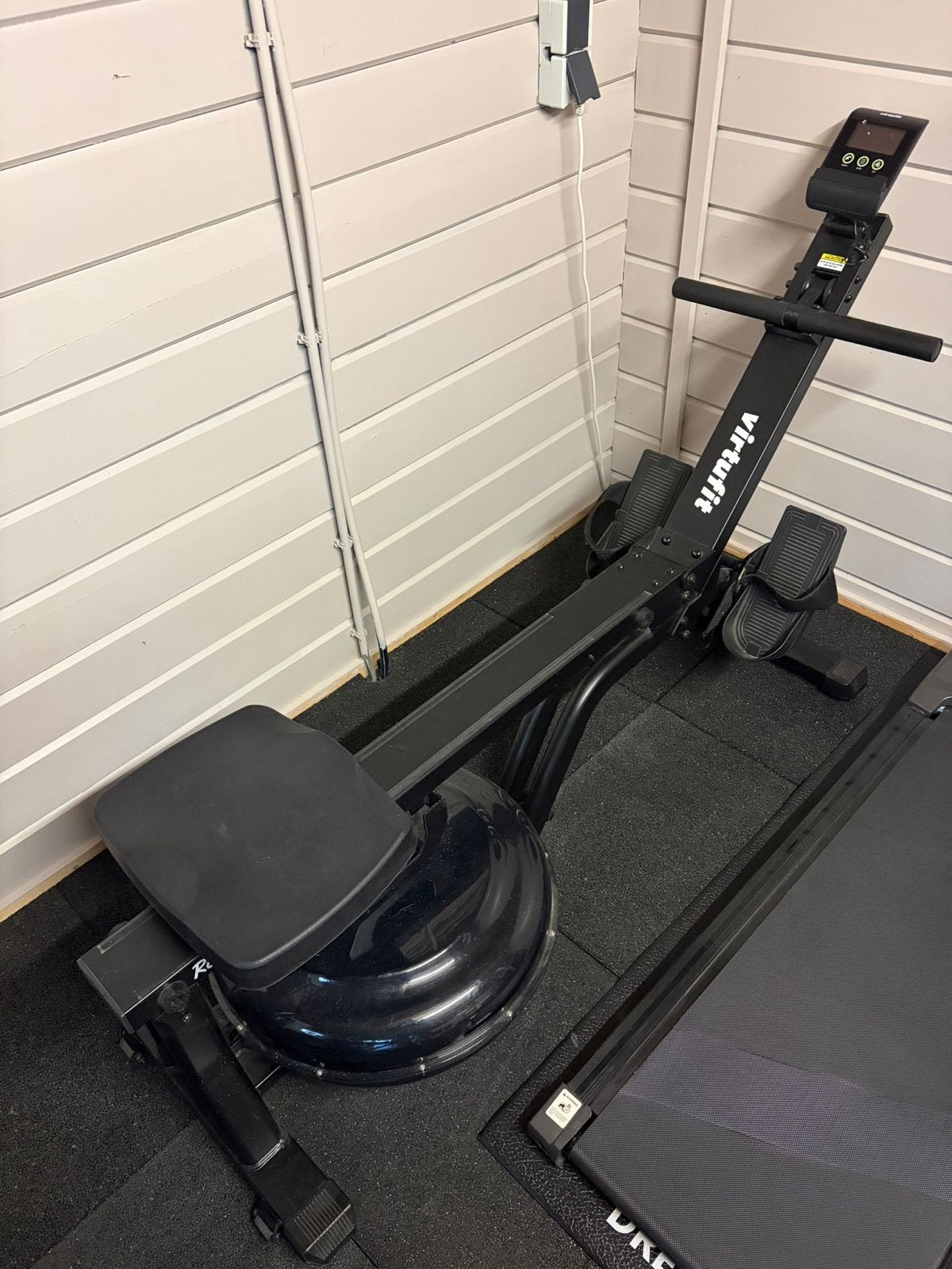 VirtuFit Water Resistance Compact Row 800 Roeitrainer, Sport en Fitness, Fitnessapparatuur, Zo goed als nieuw, Roeitrainer, Armen