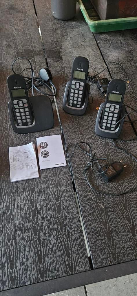 Philips D205 Dect Telefoon Set - 3 Handsets werken niet !, Ophalen, Niet werkend, 3 handsets
