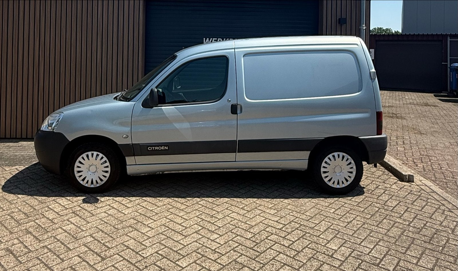 Citroën Berlingo 2.0 HDI 600 2003 - APK mei 2027, Auto's, Bestelauto's, Voorwielaandrijving, Stof, Zwart, 4 cilinders