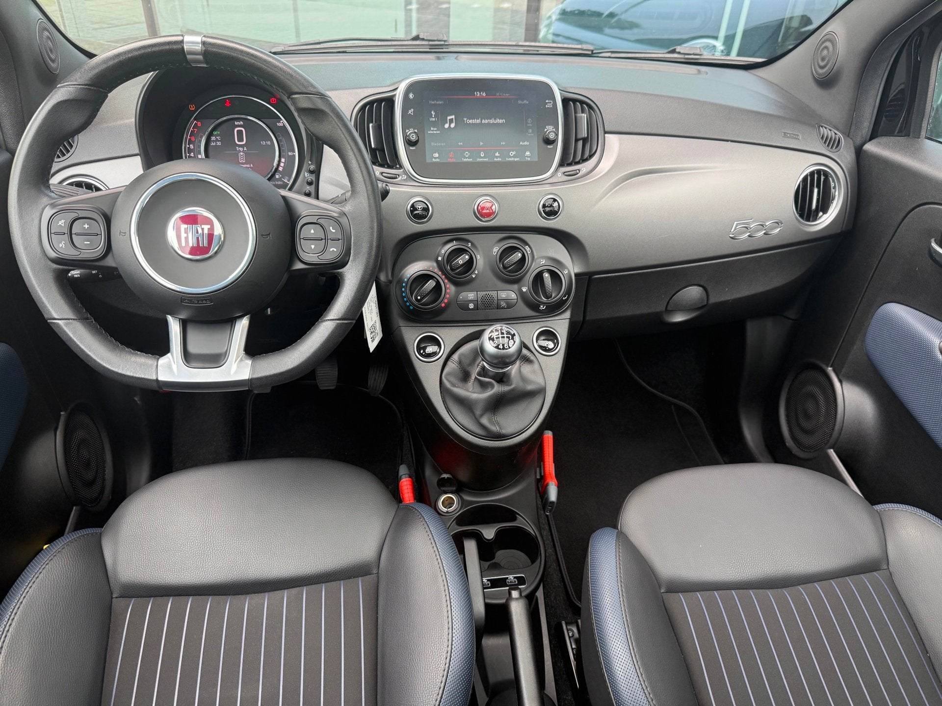 Fiat 500 1.0 Hybrid Rockstar - Media Apple/Android - Panodak, Auto's, Fiat, Voorwielaandrijving, 4 stoelen, Leder en Stof, Zwart