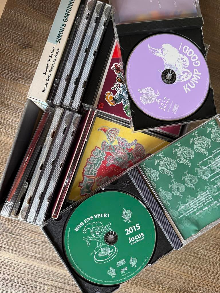 Diverse CD's: Vastelaovend, Paul de Leeuw, Simon & Garfunkel, Ophalen, Gebruikt