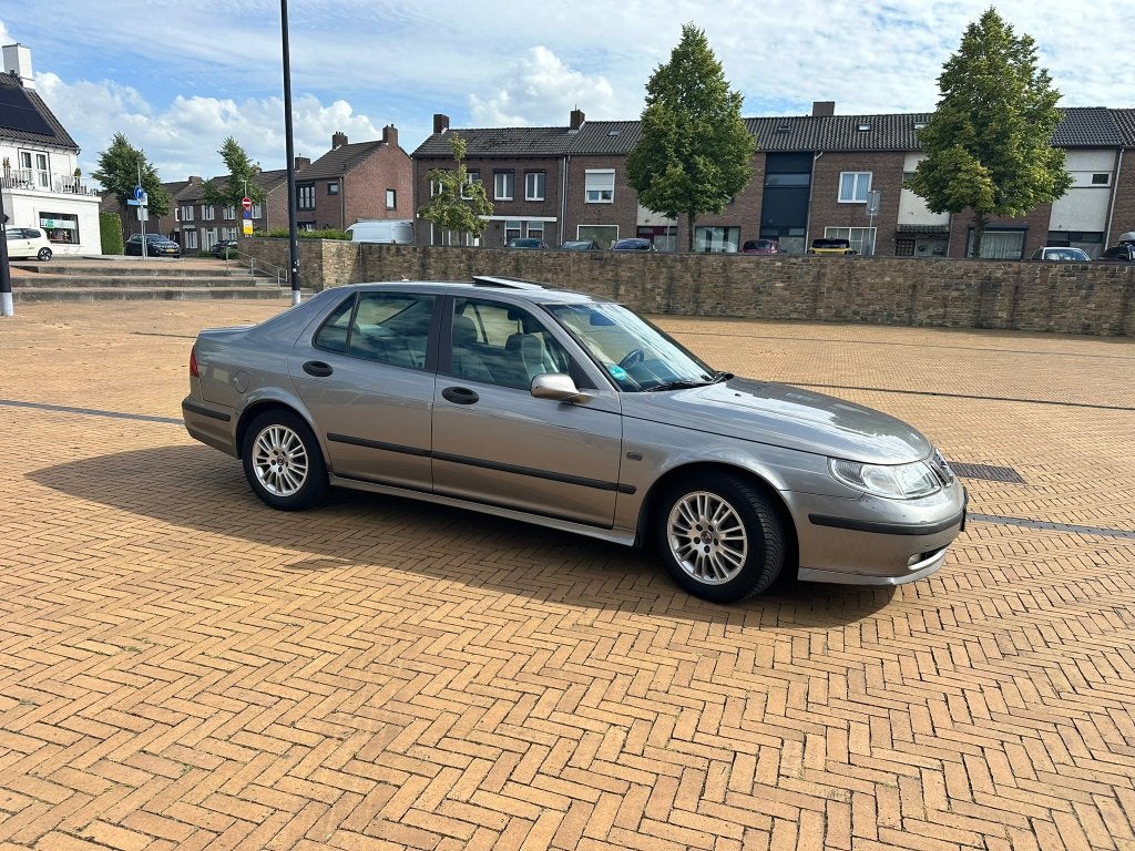 Saab 9-5 2.0t 2004 Grijs ARC + schuifdak +airco + APK, Auto's, Saab, Voorwielaandrijving, 1800 kg, 4 cilinders, 150 pk