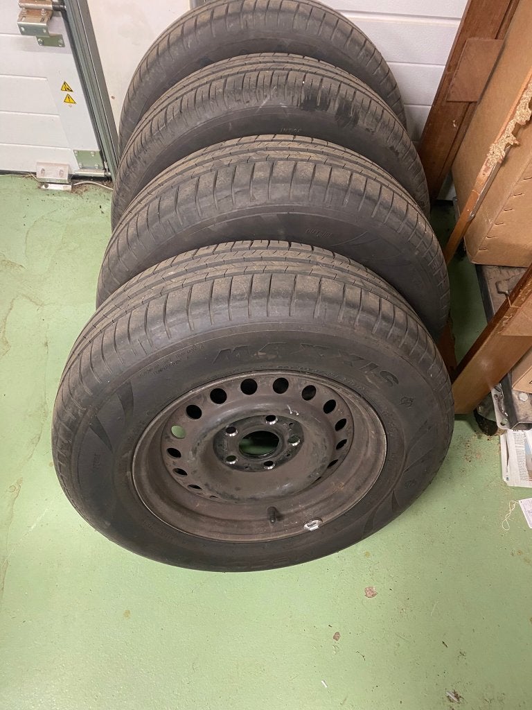 Mercedes W123 set stalen wielen met wieldop, Ophalen, 14 inch, Gebruikt, Banden en Velgen