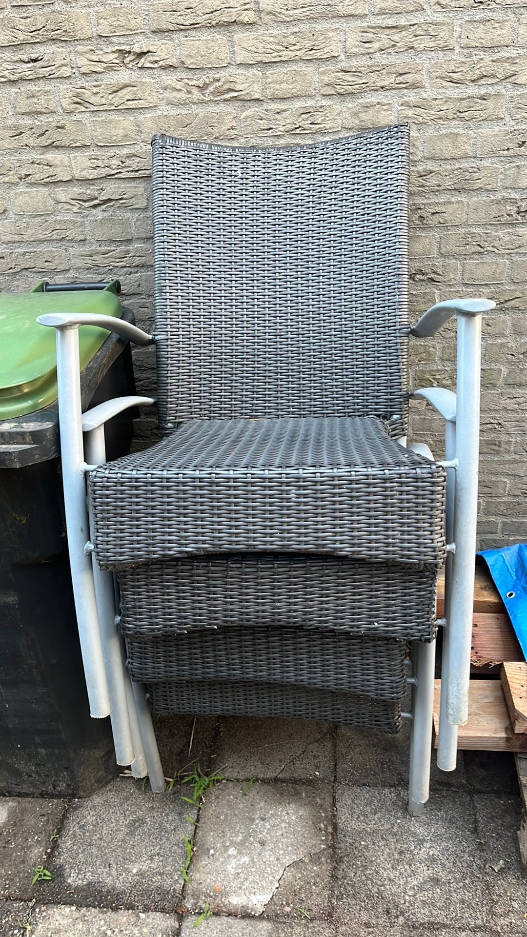 Set metalen kunststof rieten tuin stoelen donker grijs, Ophalen, Gebruikt, Aluminium, Stapelbaar