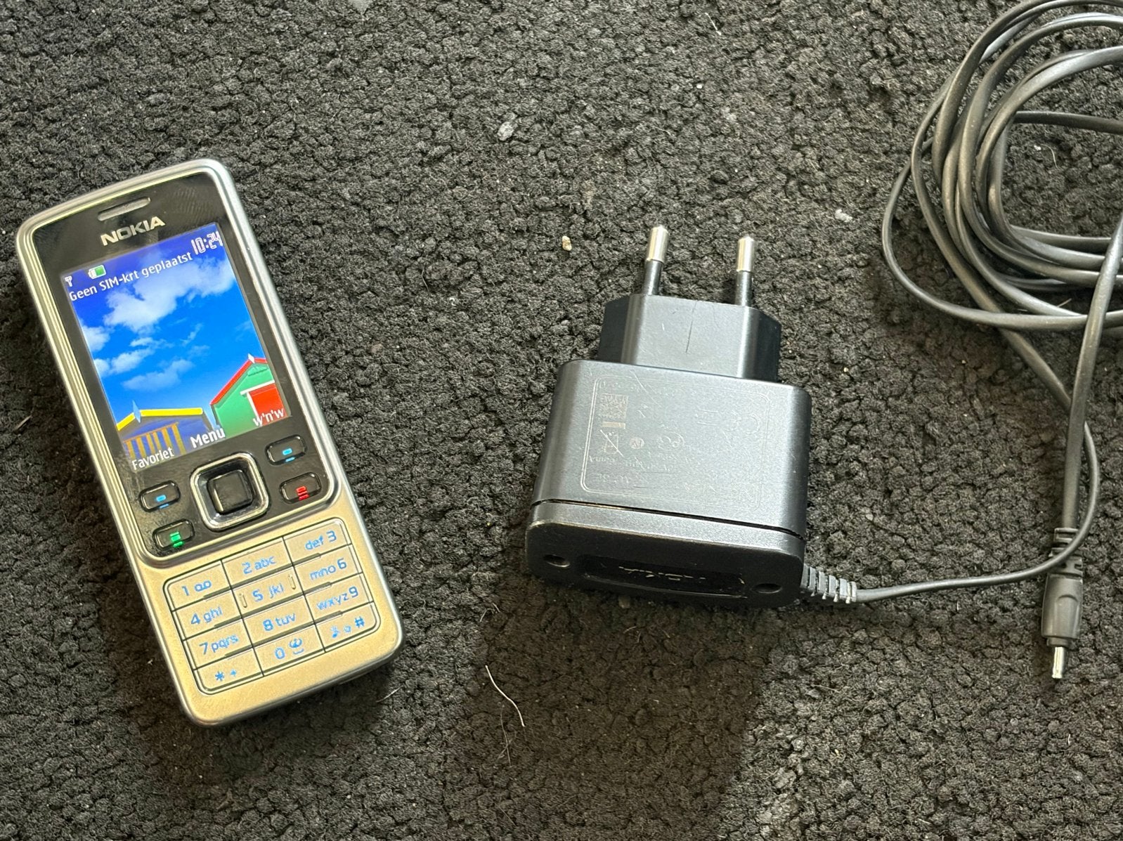 Nokia 6300 - Klassieke mobiele telefoon met lader, Telecommunicatie, Mobiele telefoons | Nokia, Gebruikt, Geen, Fysiek toetsenbord