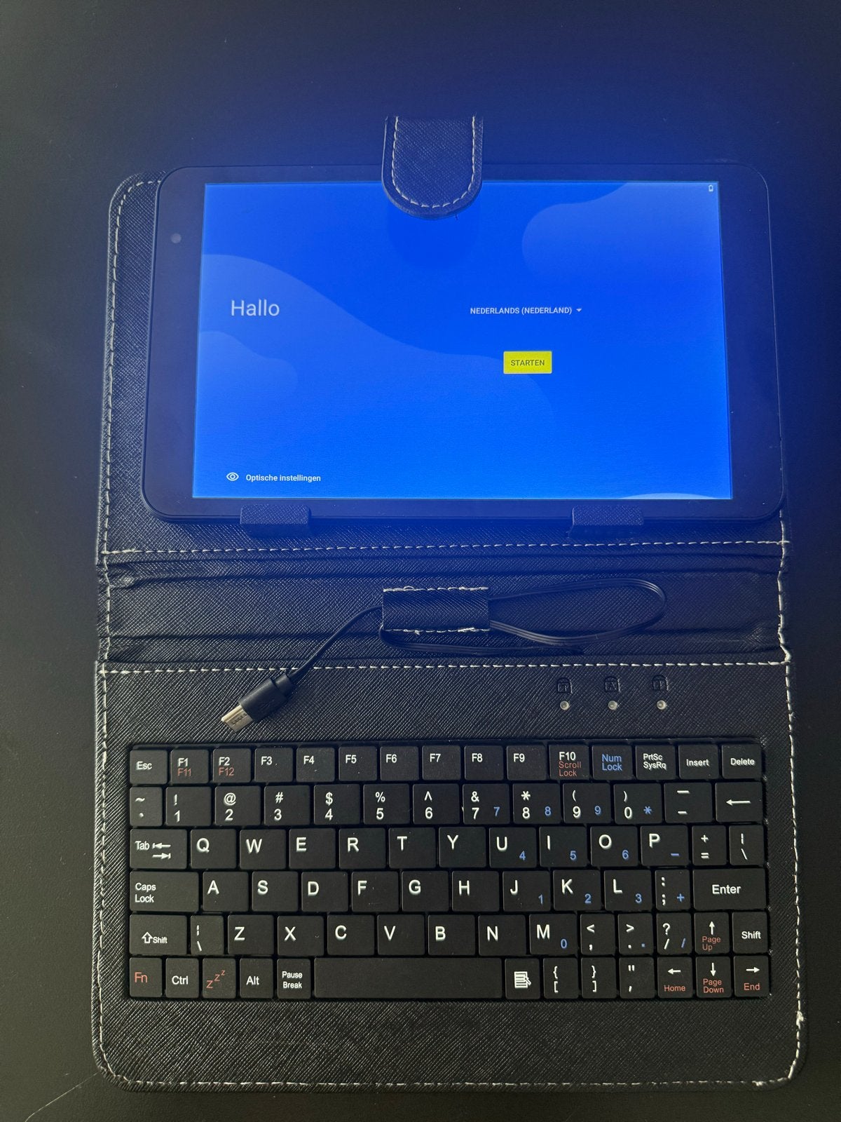 Tablet met toetsenbordhoes - Zo goed als nieuw, Computers en Software, Android Tablets, Ophalen of Verzenden, Zo goed als nieuw