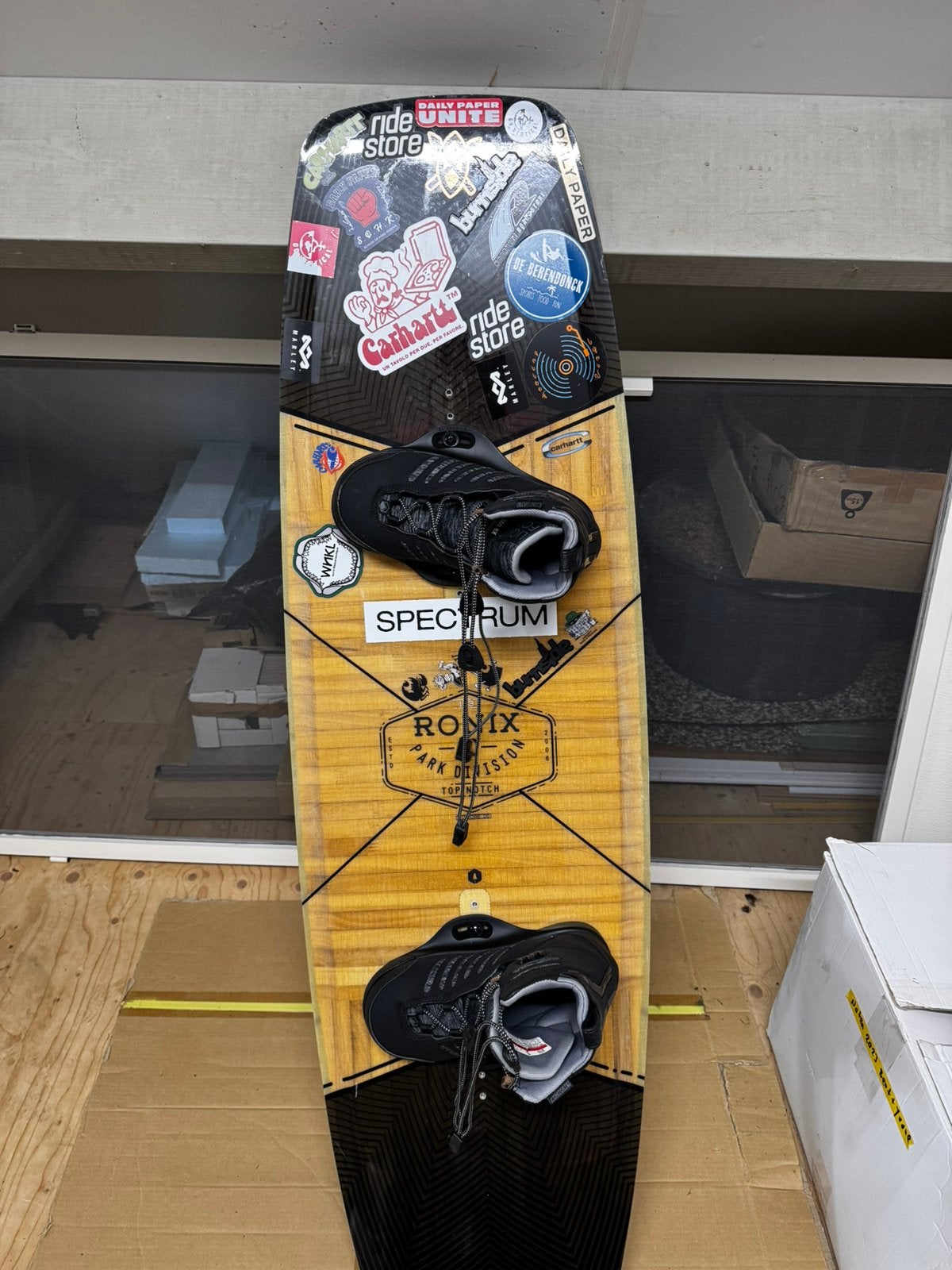 Wakeboard + nieuwe dichte boots + tegoedbon, Ophalen of Verzenden, Zo goed als nieuw
