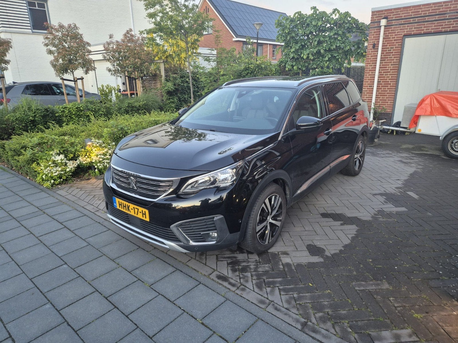 Peugeot 5008 Crossway, 1.2 Puretech, zwart, 7-zitter, Zwart, 3 cilinders, 1405 kg, SUV of Terreinwagen