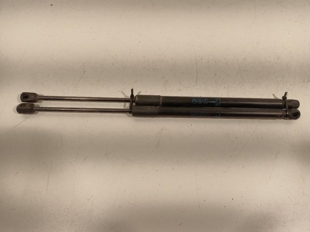 Gasdrukveerset achter Opel Astra, Onderdelen@venauto.nl, Van der Ven Autorecycling B.V., Gebruikt, Ettenseweg 76, 4706 PB Roosendaal, The Netherlands