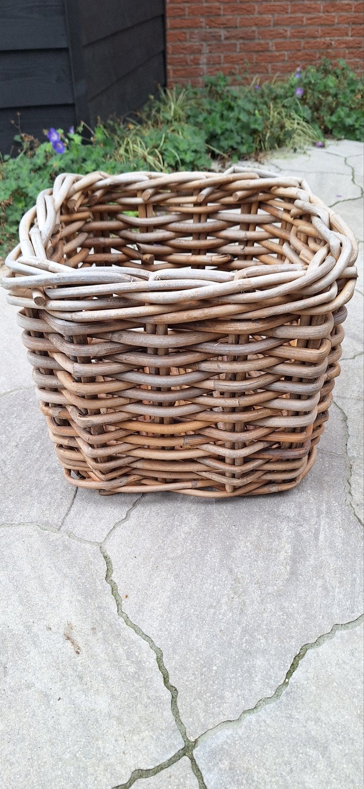 Grove, grote vierkante mand, Huis en Inrichting, Ophalen, Vierkant, Riet