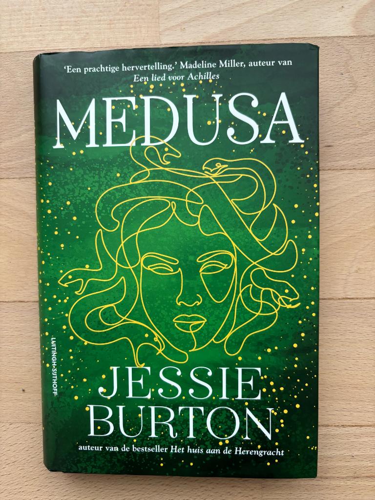 Medusa boek Jessie Burton, Ophalen of Verzenden, Gelezen