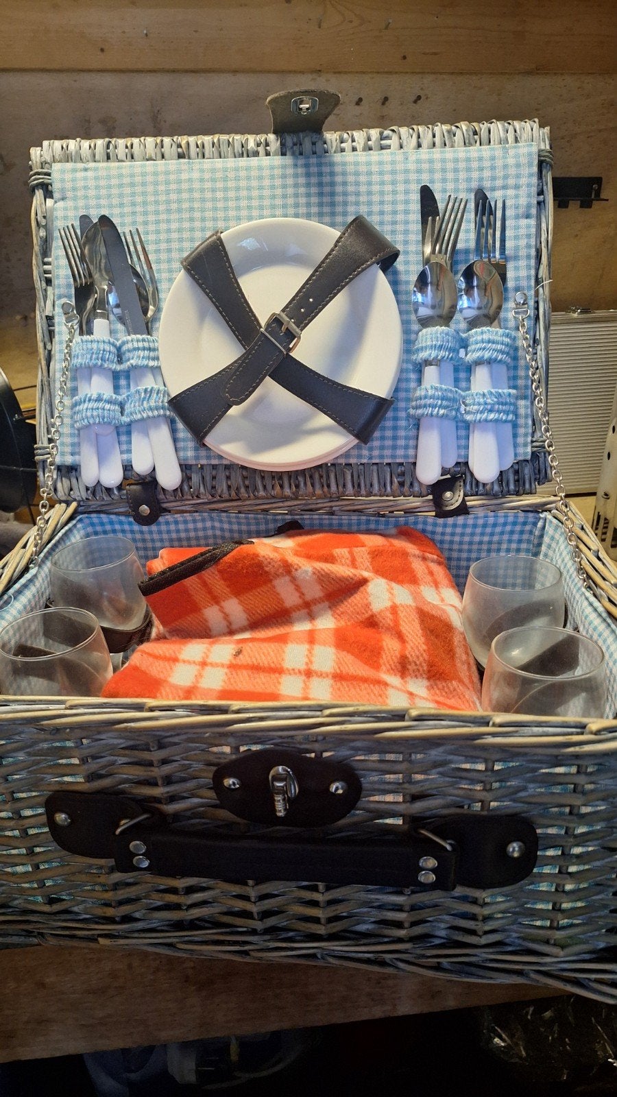 Complete picknickmand met servies en deken, Ophalen of Verzenden, Zo goed als nieuw