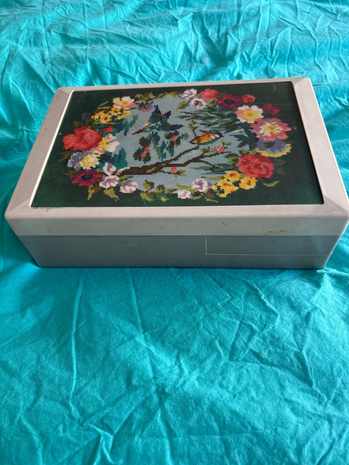 Naaidoos van hard plastic met inhoud, Ophalen of Verzenden, Gebruikt, Overige typen