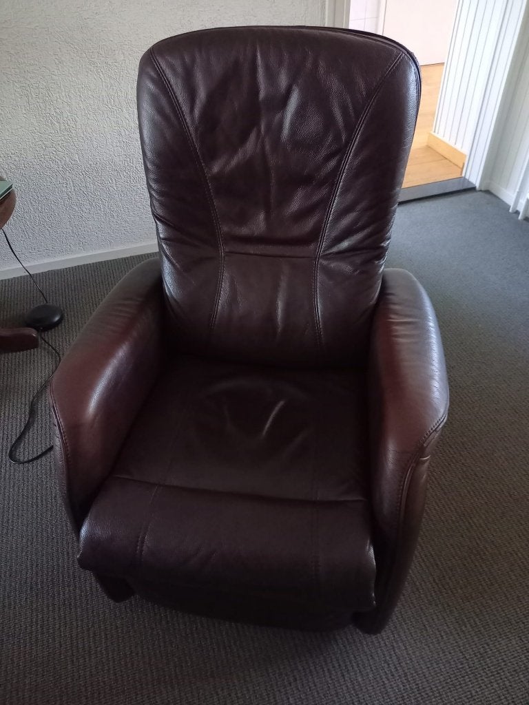 Comfortabele bruine leren relaxfauteuil, Huis en Inrichting, Ophalen, Modern, Comfortabel, Gebruikt, Minder dan 75 cm