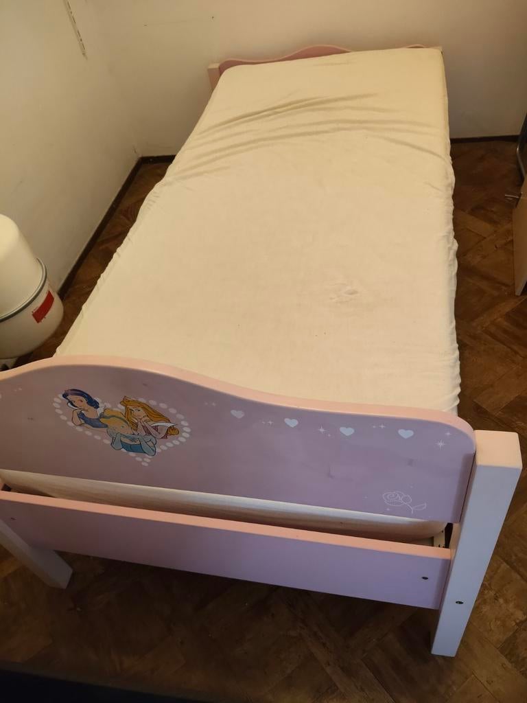 Mooie goeie meisjes bed, Kinderen en Baby's, Kinderkamer | Bedden, Ophalen, Zo goed als nieuw, 180 cm of meer, 85 tot 100 cm