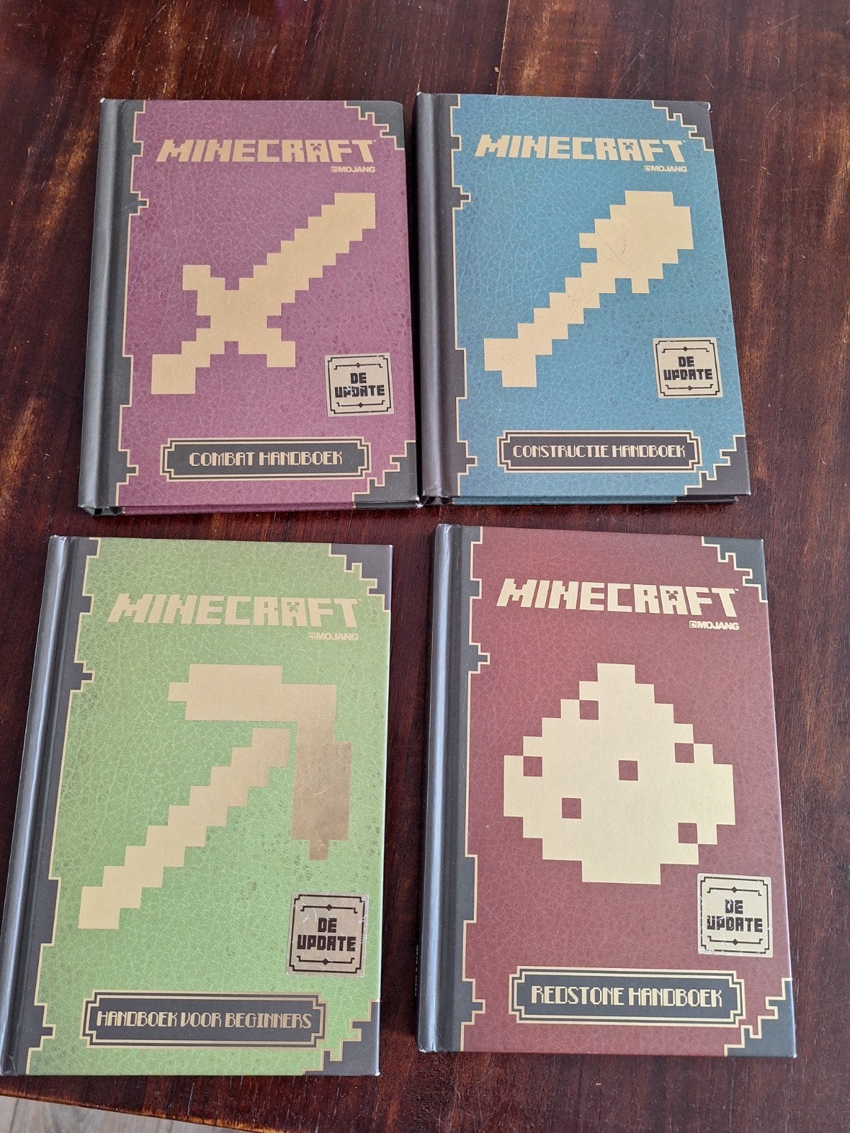 Minecraft Handboeken Set, Boeken, Non-fictie, Zo goed als nieuw, Mojang, Ophalen of Verzenden