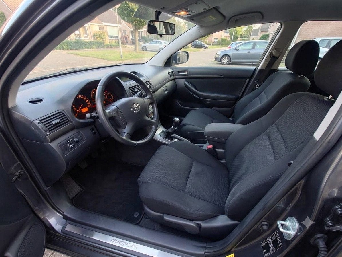 Toyota Avensis 1.8 16V Vvt-i WGN Linea Luna 2005 Zwart, Auto's, Voorwielaandrijving, 1794 cc, Avensis, 4 cilinders