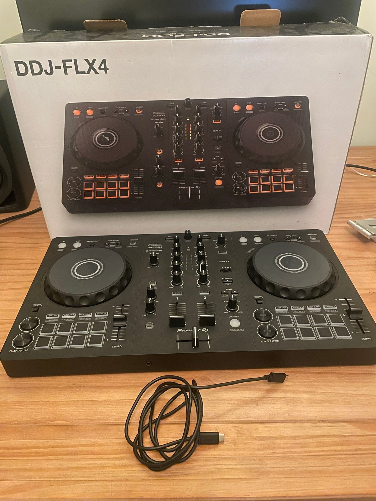 Pioneer DJ DDJ-FLX4 - Zo goed als nieuw