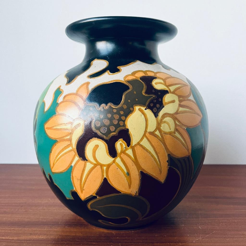 Arnhem Fayence art deco nouveau vaas zonnebloem mint, Ophalen of Verzenden