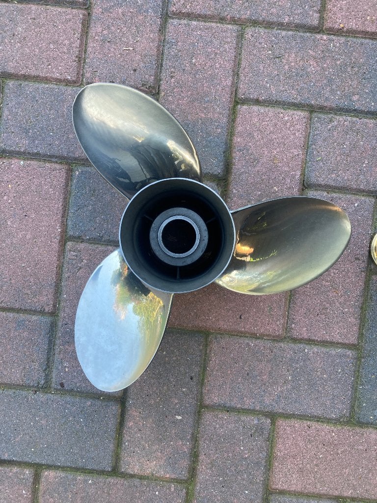 RVS schroef propeller buitenboord motor 50-140PK 13 1/4 x 17, Ophalen of Verzenden, Zo goed als nieuw, Motor en Techniek