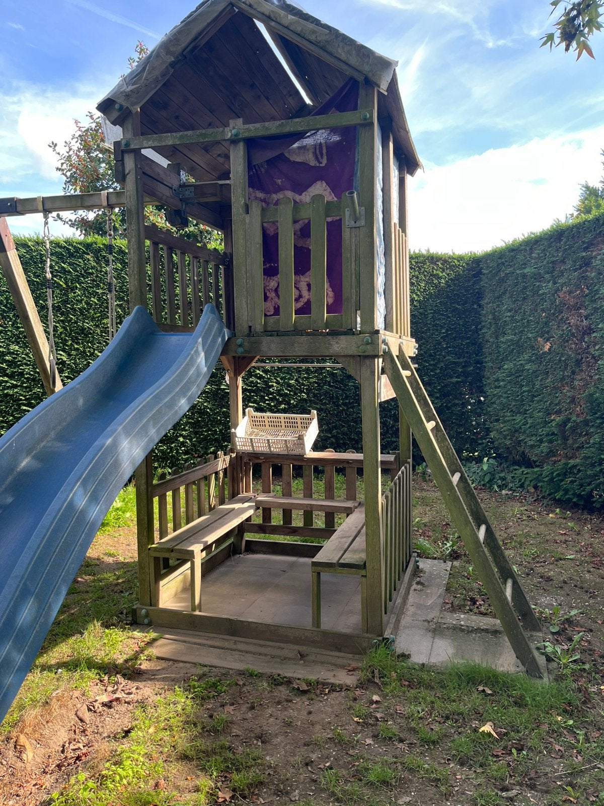 Speelhuisje met glijbaan en schommelbevestiging, Kinderen en Baby's, Ophalen, Gebruikt, Hout