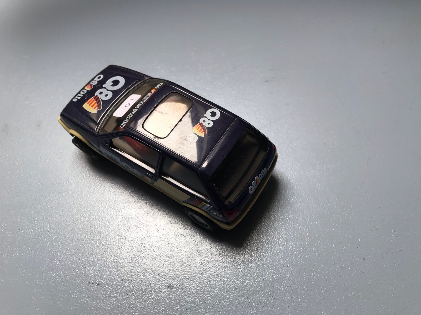 Hornby Hobbies Q8 Oils Team Ford raceauto, Kinderen en Baby's, Speelgoed | Racebanen, Ophalen of Verzenden, Gebruikt