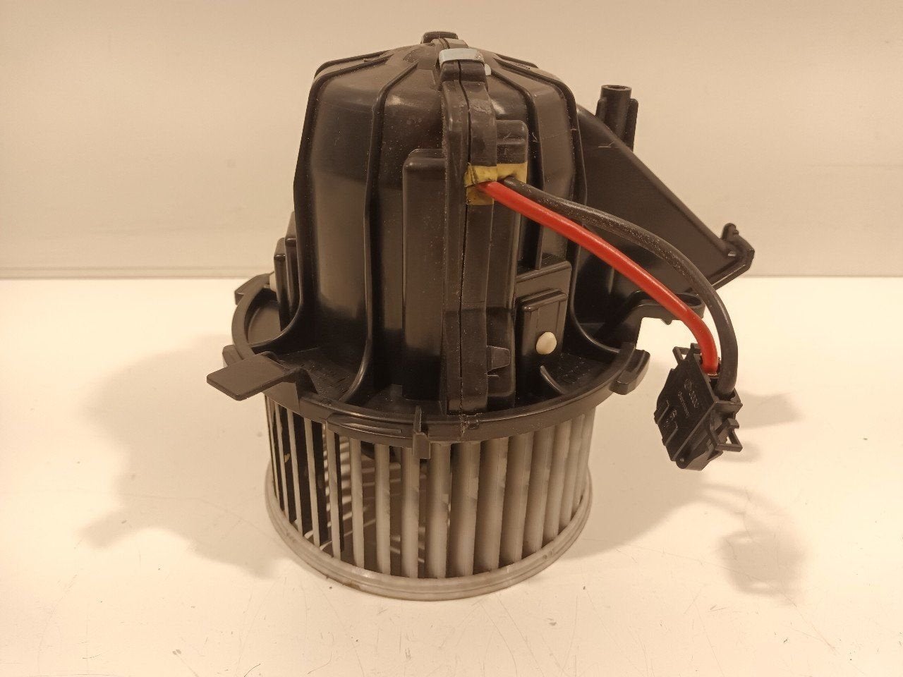 Kachel ventilator motor Audi A5, Onderdelen@venauto.nl, Van der Ven Autorecycling B.V., Gebruikt, Ettenseweg 76, 4706 PB Roosendaal, The Netherlands