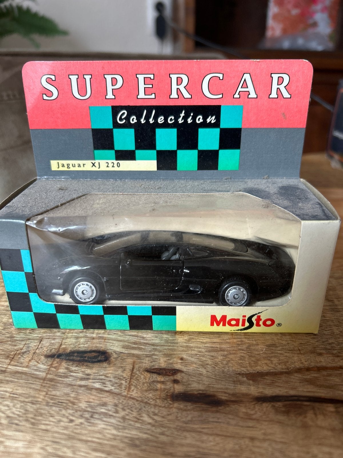 Maisto Supercar Collection Jaguar XJ220 - Nieuw in doos, Ophalen of Verzenden, Nieuw, Auto