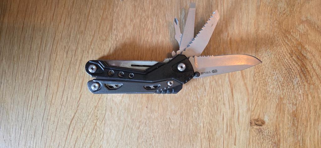 Multitool zakmes / tang tool zwart RVS, Doe-het-zelf en Verbouw, Gereedschap | Handgereedschap, Ophalen of Verzenden