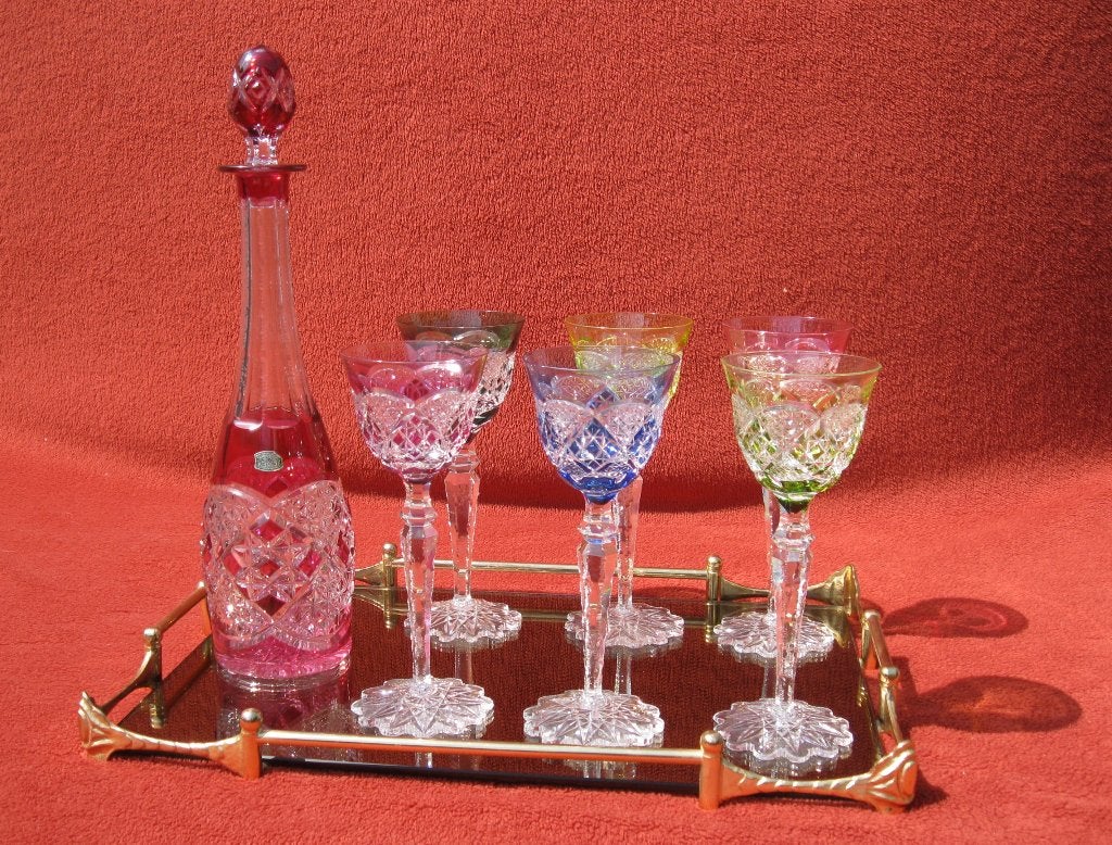 Verrept serveerblad + glazen + karaf Val Saint Lambert., Ophalen