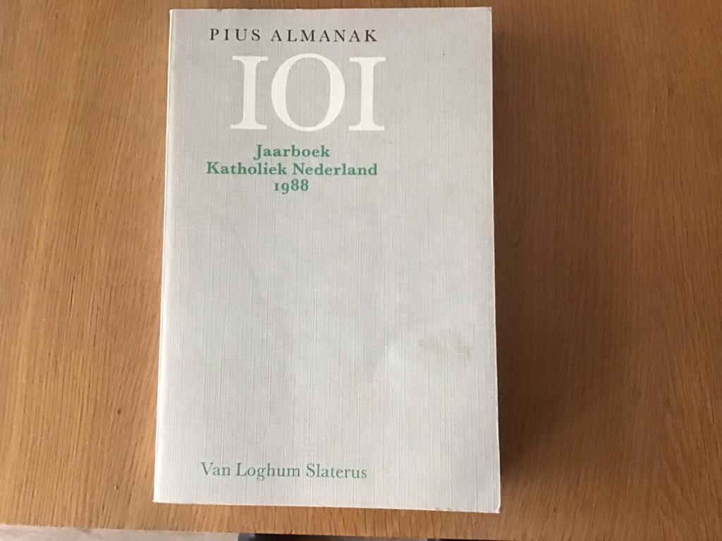 Pius Almanak  1988 Jaarboek Kath. Nederland., Ophalen of Verzenden