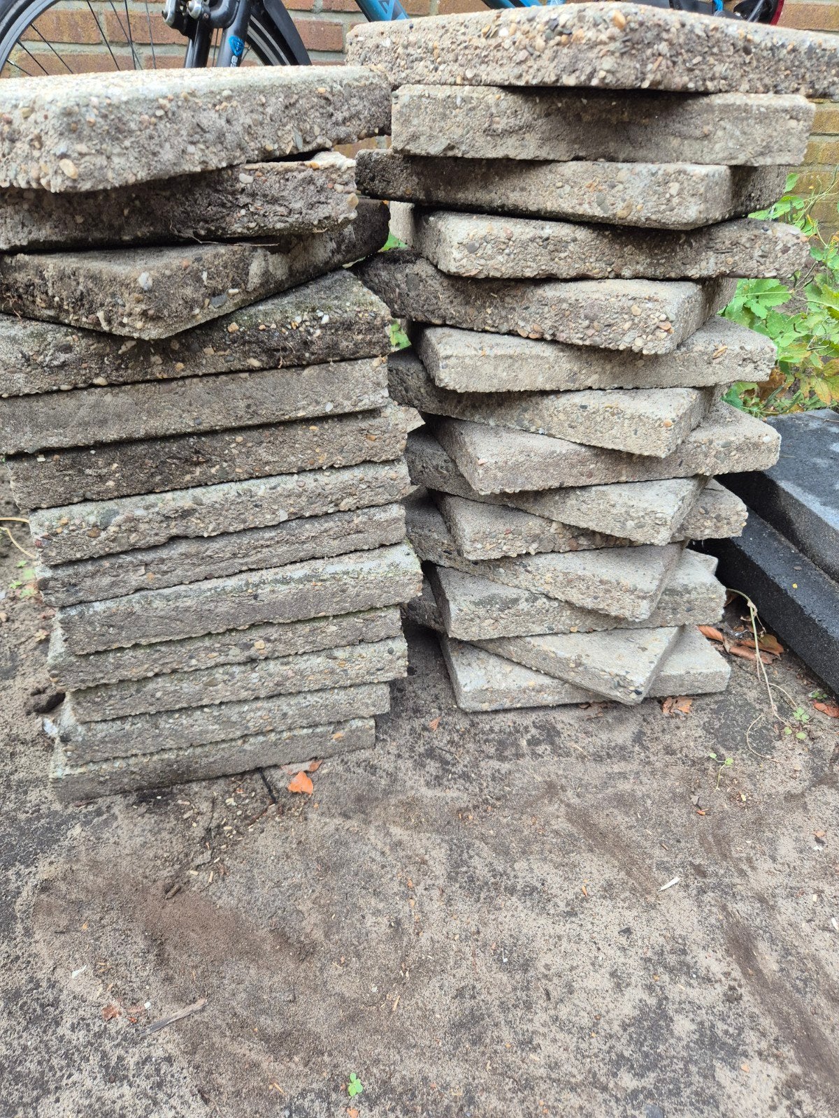 Betontegels 30x30 cm (72 stuks, evt. meer), Ophalen, Gebruikt, Beton, Terrastegels