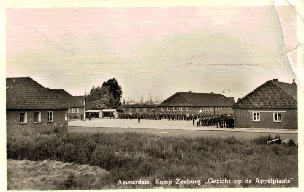 1955 AMSTERDAM Kamp Zeeburg " Gezicht  op de Appelplaats", Ophalen of Verzenden, 1940 tot 1960, Gelopen, Noord-Holland