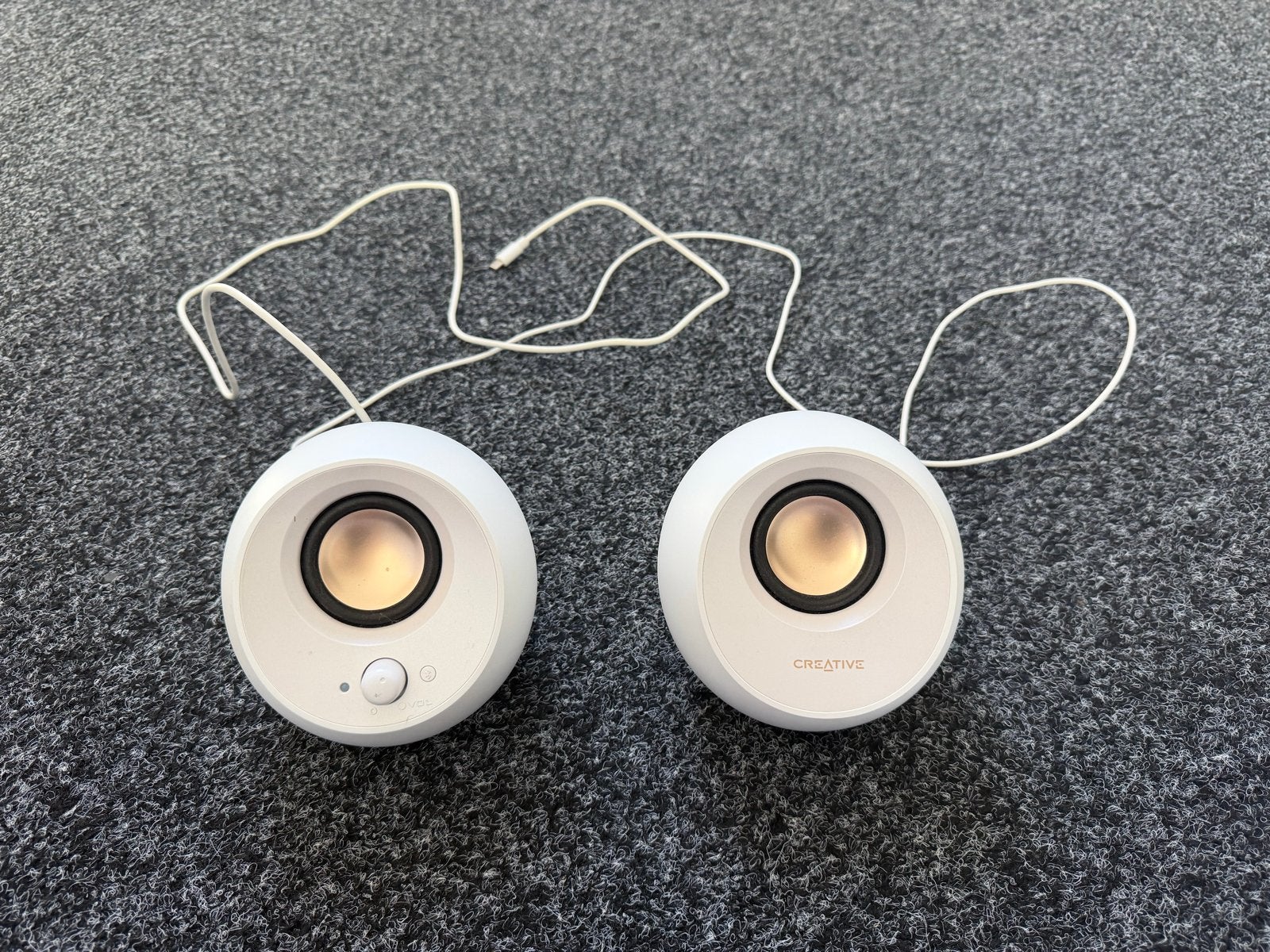 Creative Pebble 2.0 USB Desktop Speakers - Wit, Computers en Software, Ophalen of Verzenden, Zo goed als nieuw, Audiokanaal 2