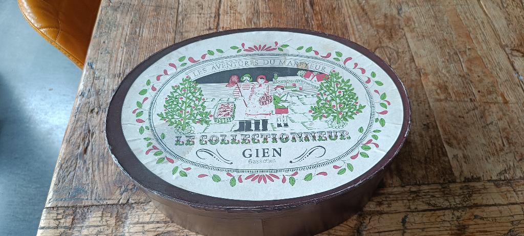 Complete Set Gien Borden - Les Aventures du Mareyeur, Antiek en Kunst, Antiek | Servies los, Ophalen