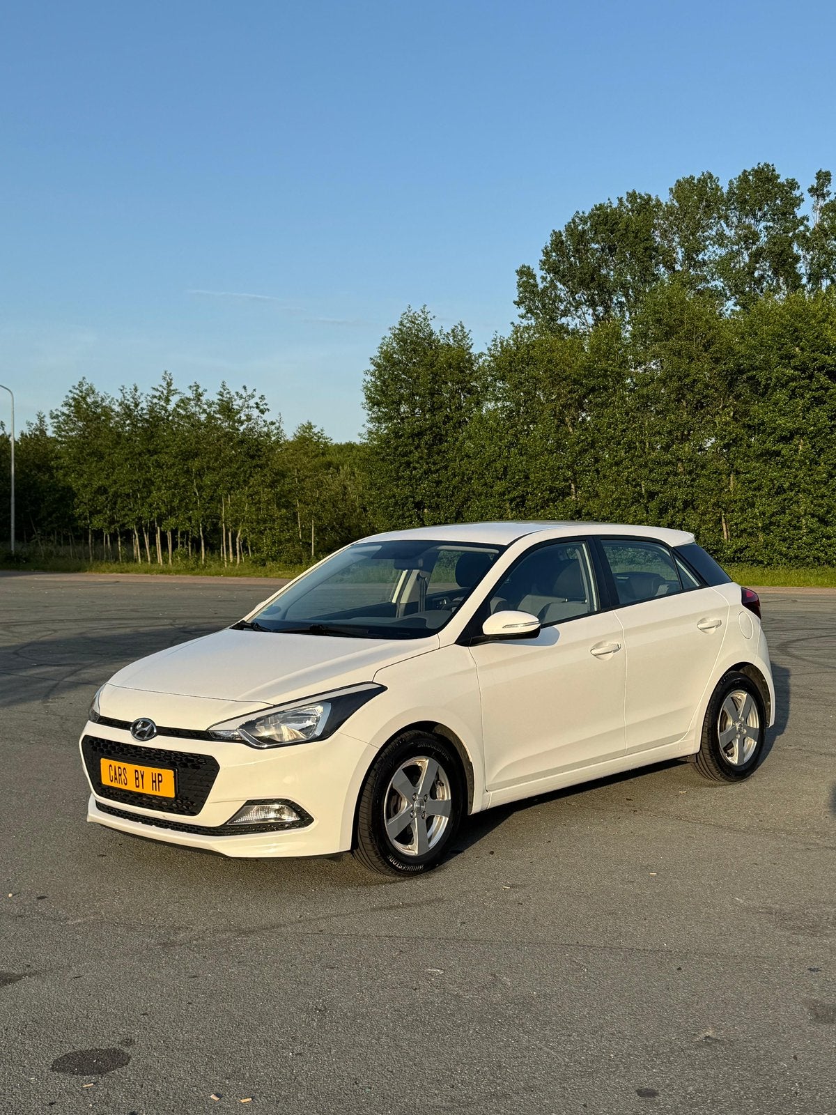 Hyundai i20 1.2i 75PK Dealer Onderhouden & Ketting Vervangen, Auto's, Hyundai, 4 cilinders, Start-stop-systeem, Wit, Bedrijf