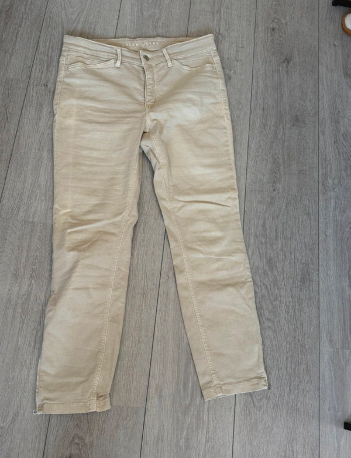 Mac Dream Chic broek 38/27, Kleding | Dames, Broeken en Pantalons, Maat 38/40 (M), Beige, Nieuw, Ophalen of Verzenden