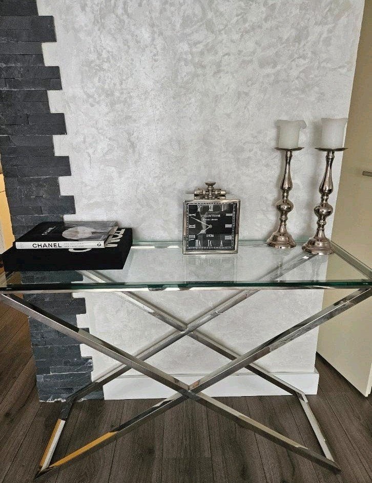 Moderne Sidetable X met glazen blad en metalen onderstel, Huis en Inrichting, Tafels | Sidetables, Ophalen, 100 tot 150 cm, Zo goed als nieuw