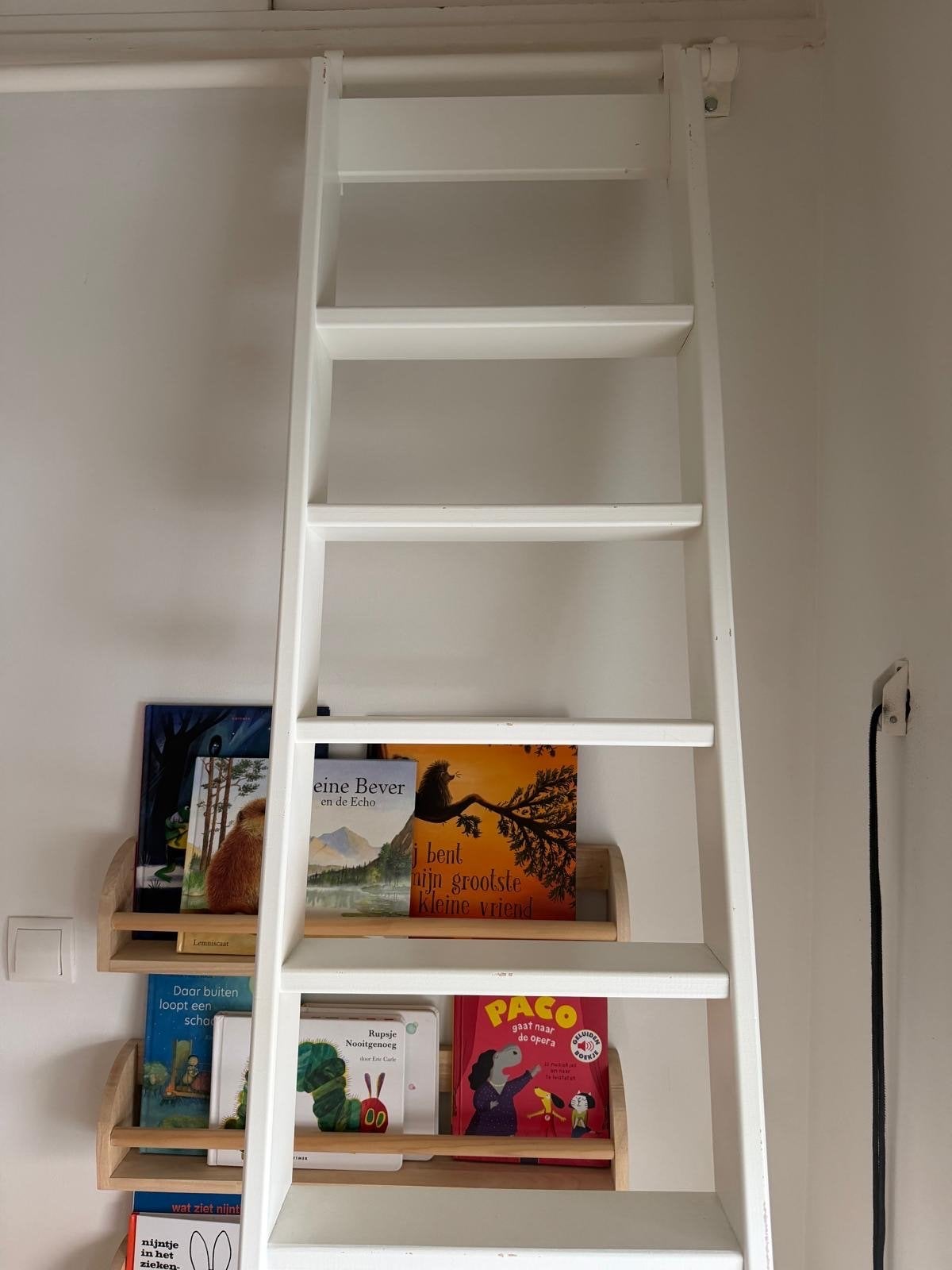 Ruimtebesparende beuken zoldertrap met 11 treden, Ophalen, Gebruikt, Ladder, 2 tot 4 meter