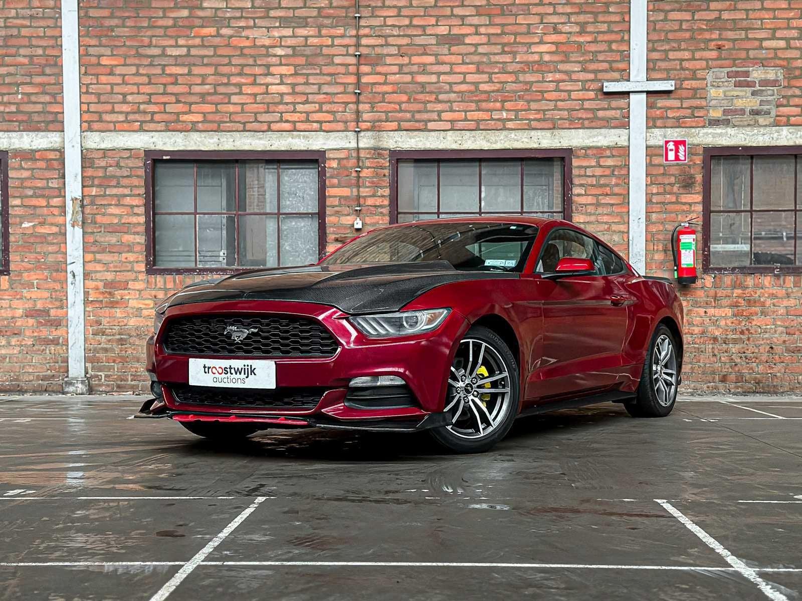 Ford Mustang Ecoboost Premium Coupe 310pk 2015, Auto's, Automaat, Gebruikt, Cabriolet, Bedrijf