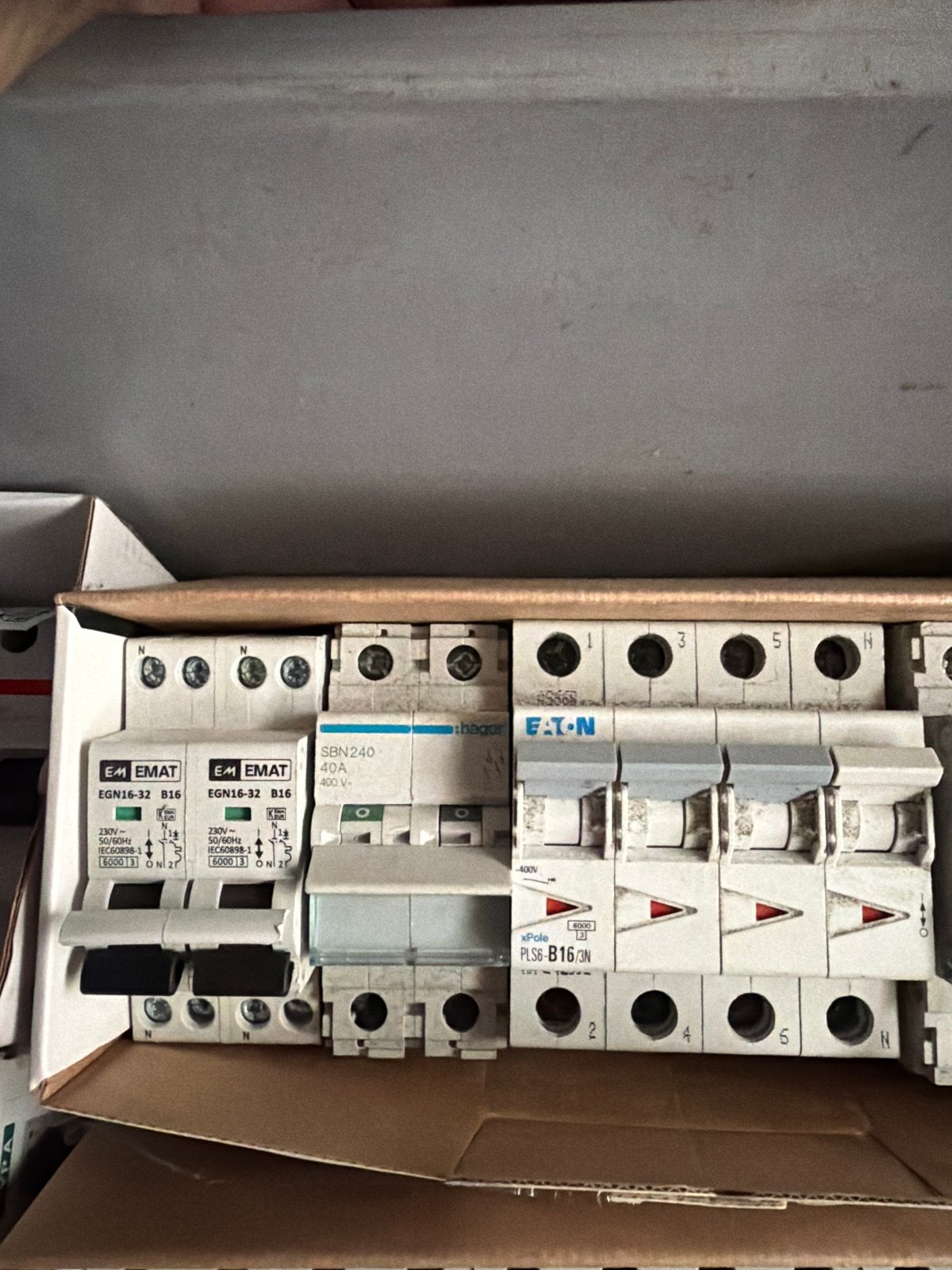 Diverse installatieautomaten en aardlekschakelaars, Ophalen of Verzenden, Gebruikt, Eaton, Aardlekschakelaar