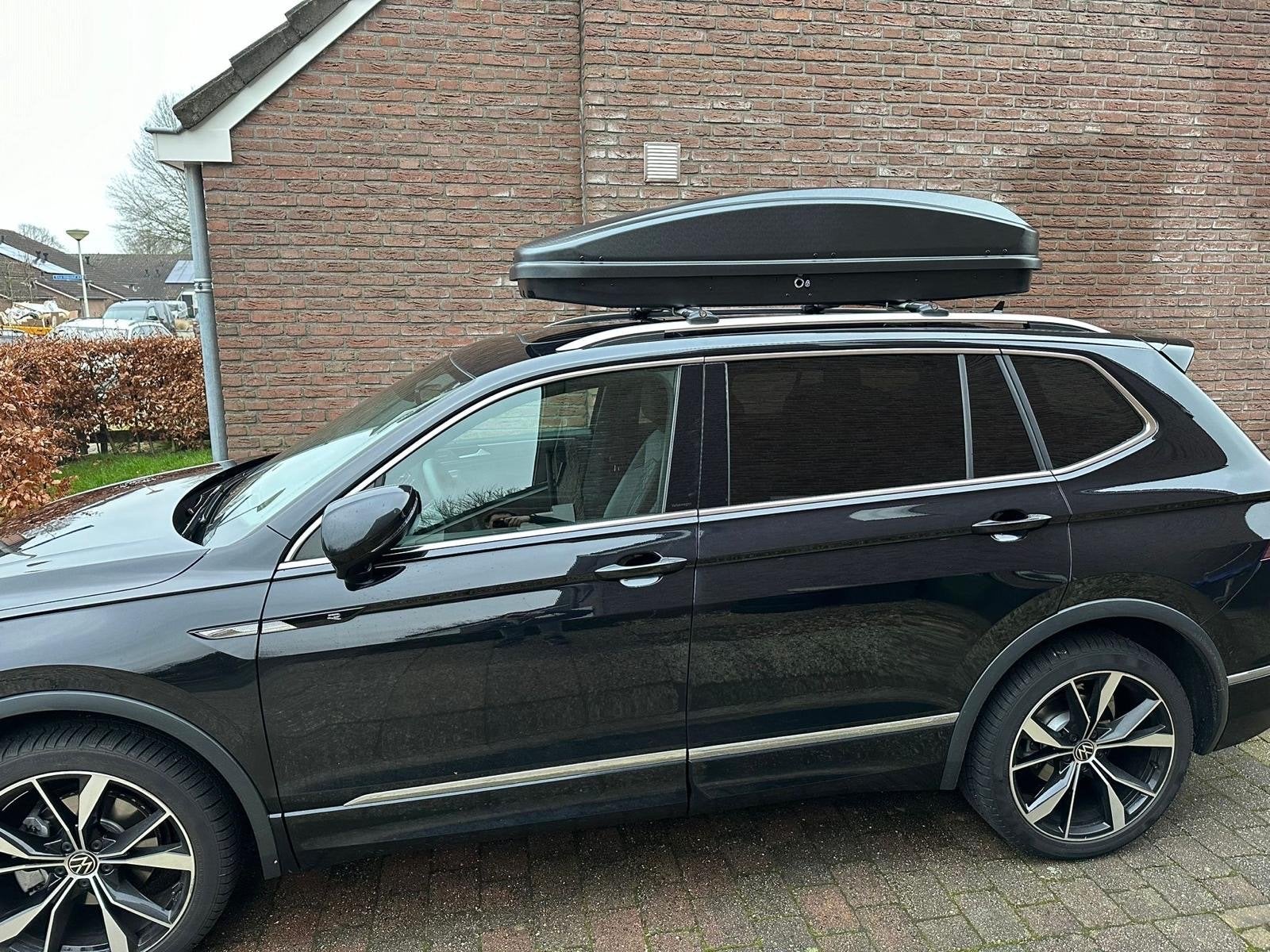Farad Crub N18 Dakkoffer 430L + Aguri Prestige 2 Dakdragers, Ophalen, Zo goed als nieuw