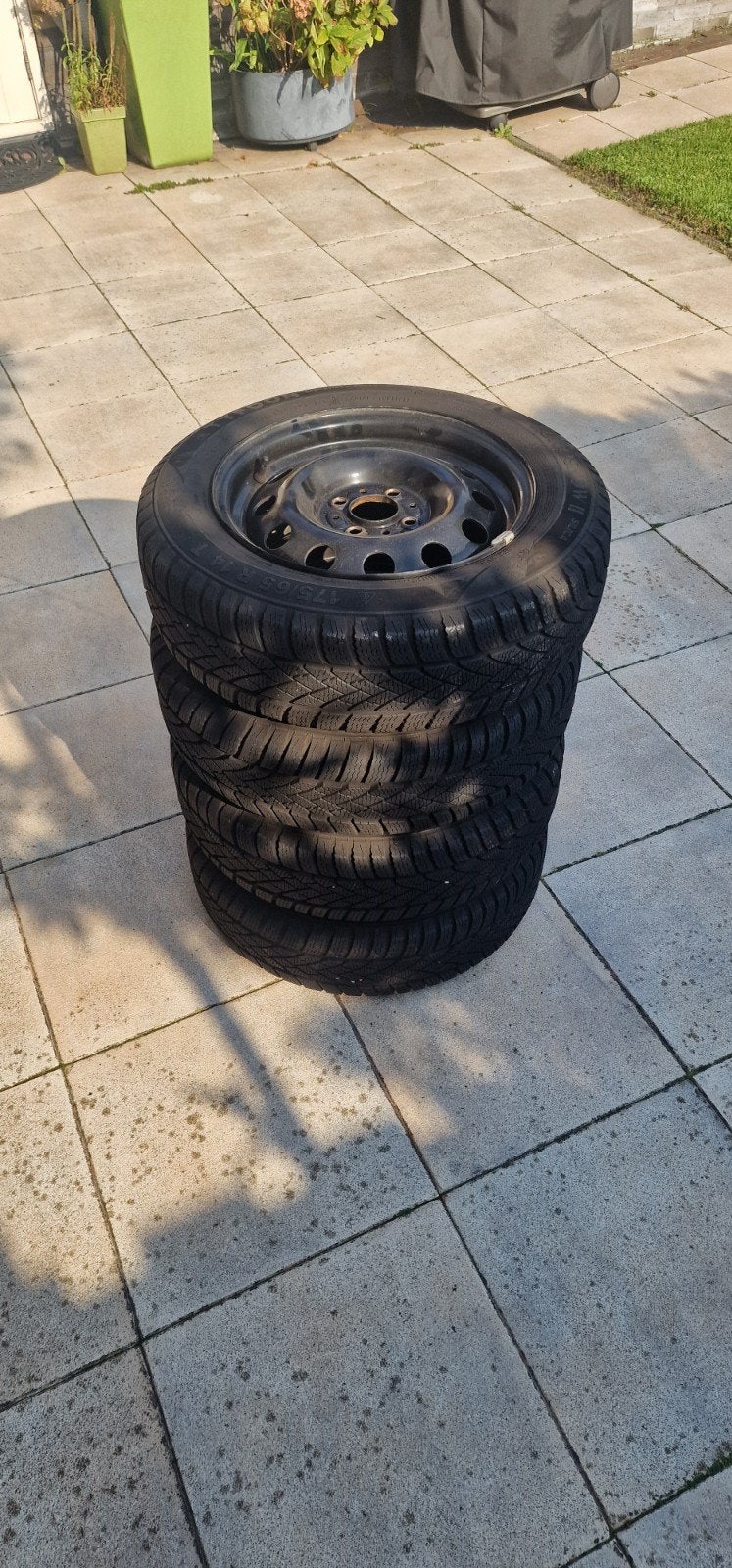 Set van 4 winterbanden Fiat 500 of Ford Ka <2016, Auto-onderdelen, Banden en Velgen, Ophalen, 14 inch, Gebruikt, 175 mm