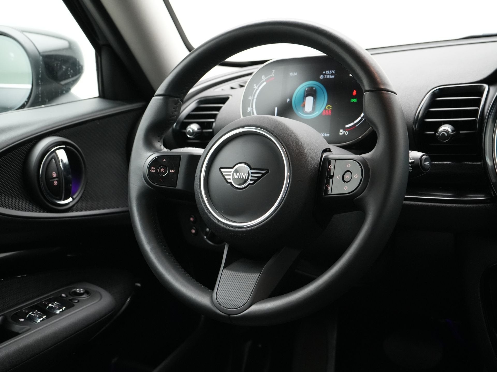MINI Clubman Cooper Classic Aut. (bj 2024, automaat), Auto's, Dealer onderhouden, 136 pk, Gebruikt, Leder en Stof