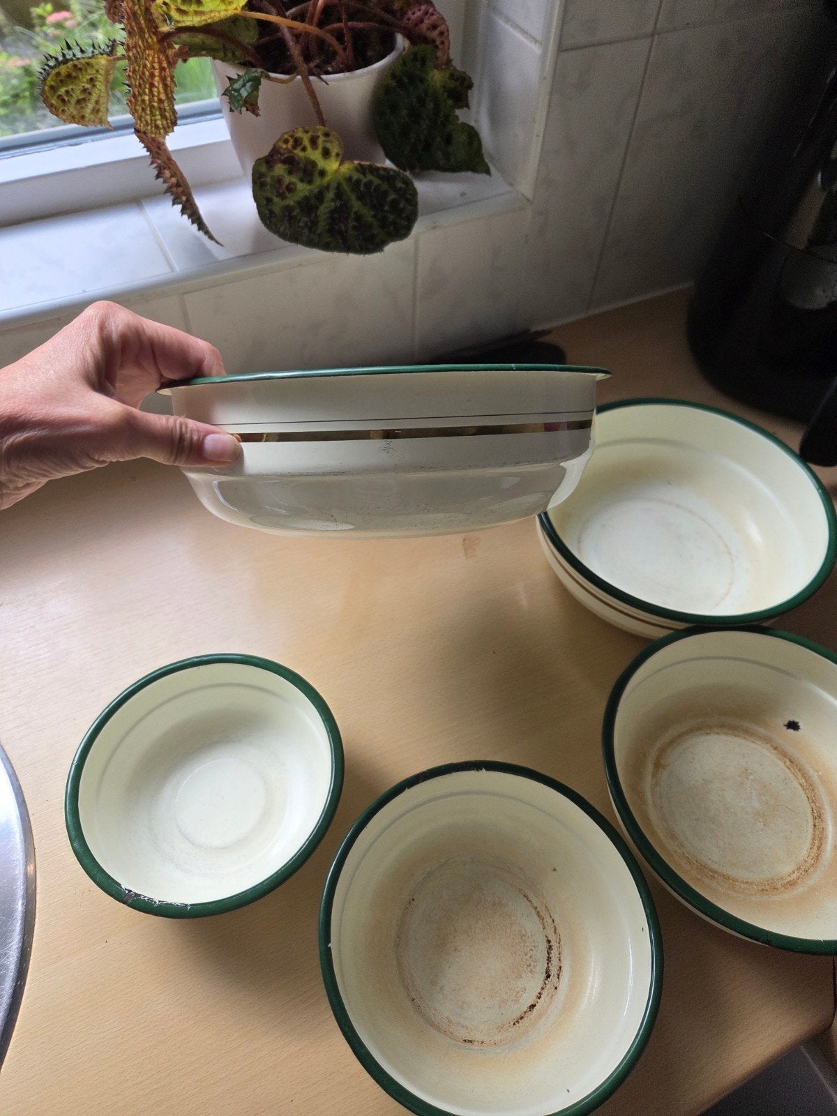 Set van 5 Vintage Emaille Kommen - Groen en Crème, Ophalen of Verzenden