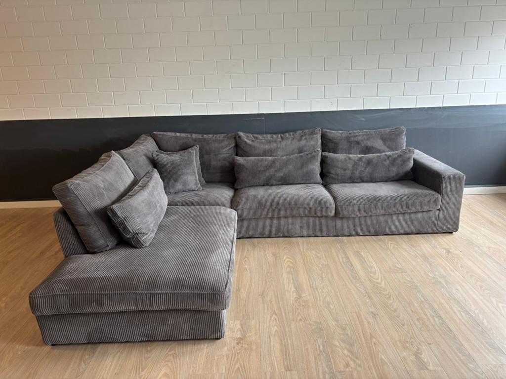 Grijze ribstof hoekbank, Ophalen, 100 tot 125 cm, Hoekbank, 300 cm of meer