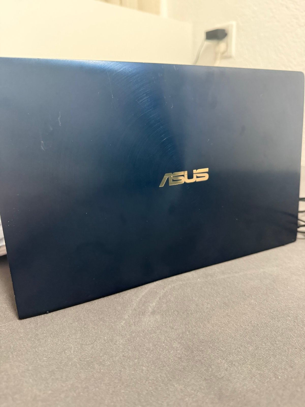 Asus zenbook laptop met lader, Ophalen, Gebruikt