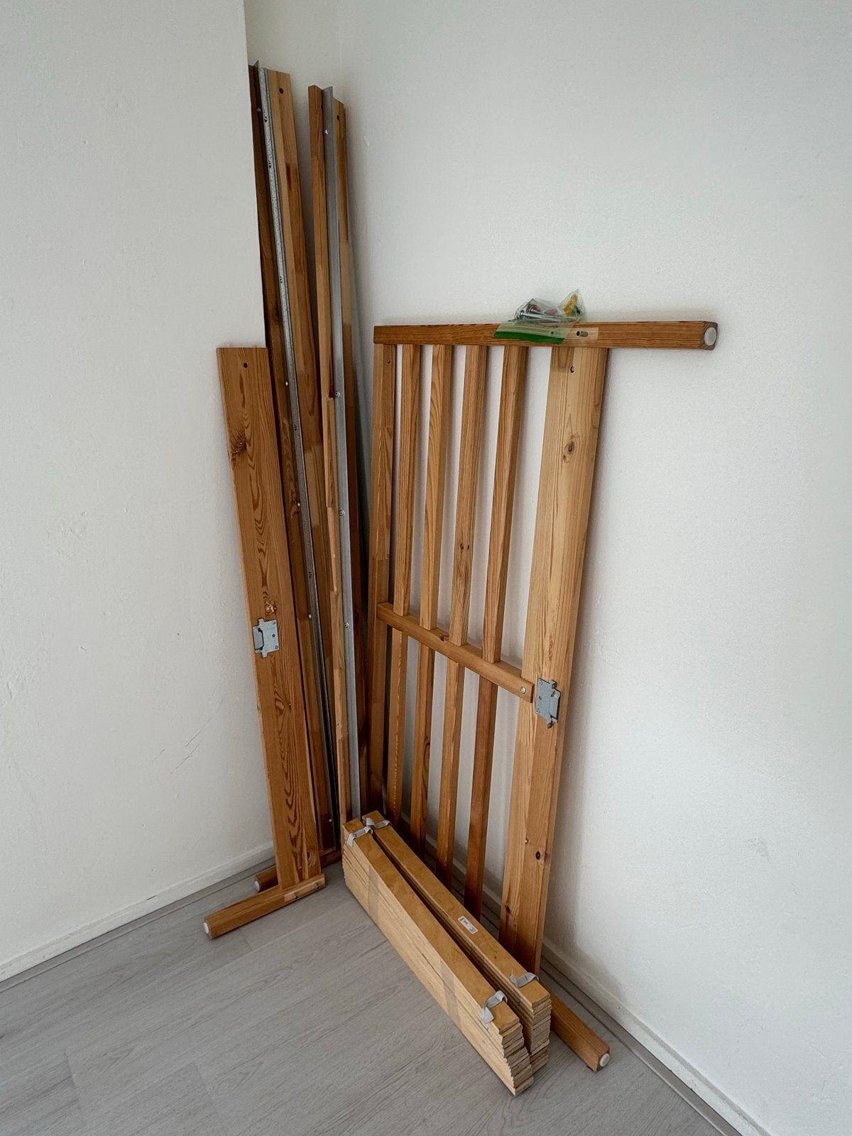 IKEA TARVA Bedframe grenen 140x200 cm (mist 1 slotje), Ophalen, Gebruikt, Overige kleuren, Tweepersoons