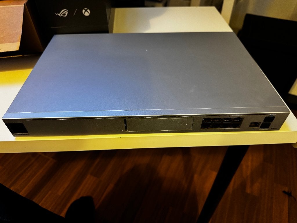 Ubiquiti UniFi Dream Machine Pro (UDM-Pro), Ophalen, Zo goed als nieuw, Router, Ubiquiti UniFi