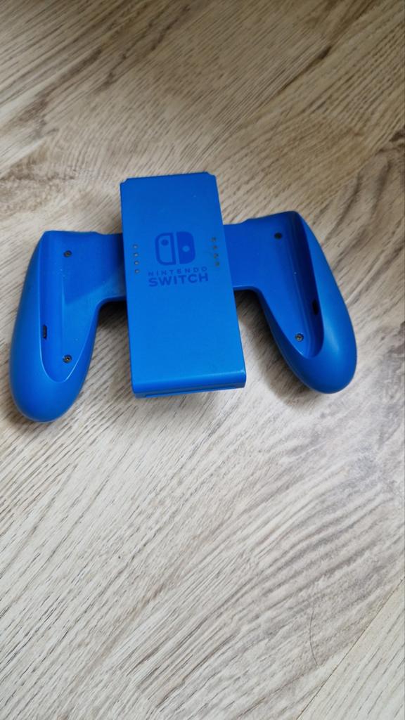 Nintendo Switch con joy grip, Ophalen of Verzenden, Nieuw, Switch, Overige controllers